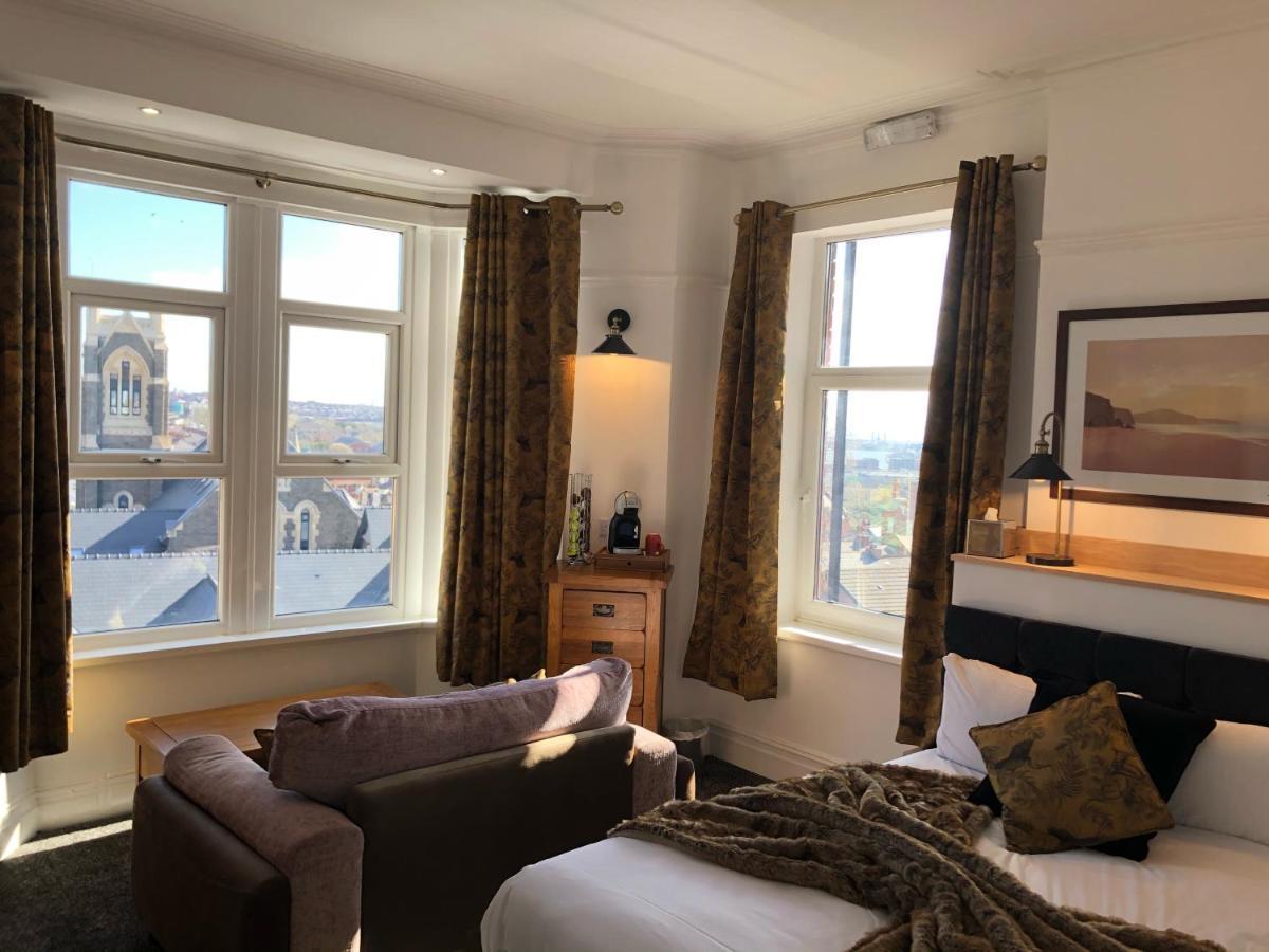 Aberthaw House Hotel Barry Room photo